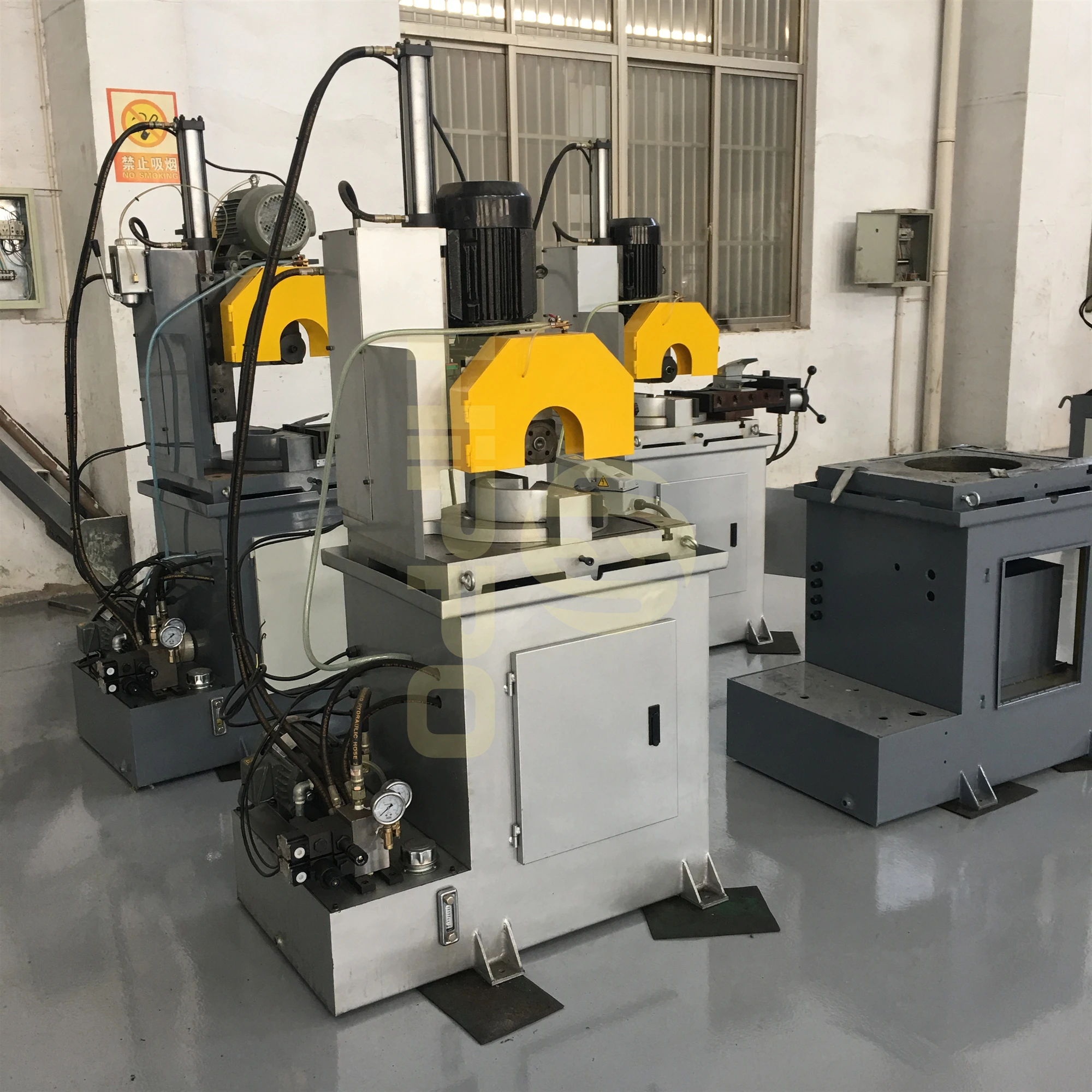 
hydraulic semi automatic burr free pipe tube circular saw metal cutting machines 