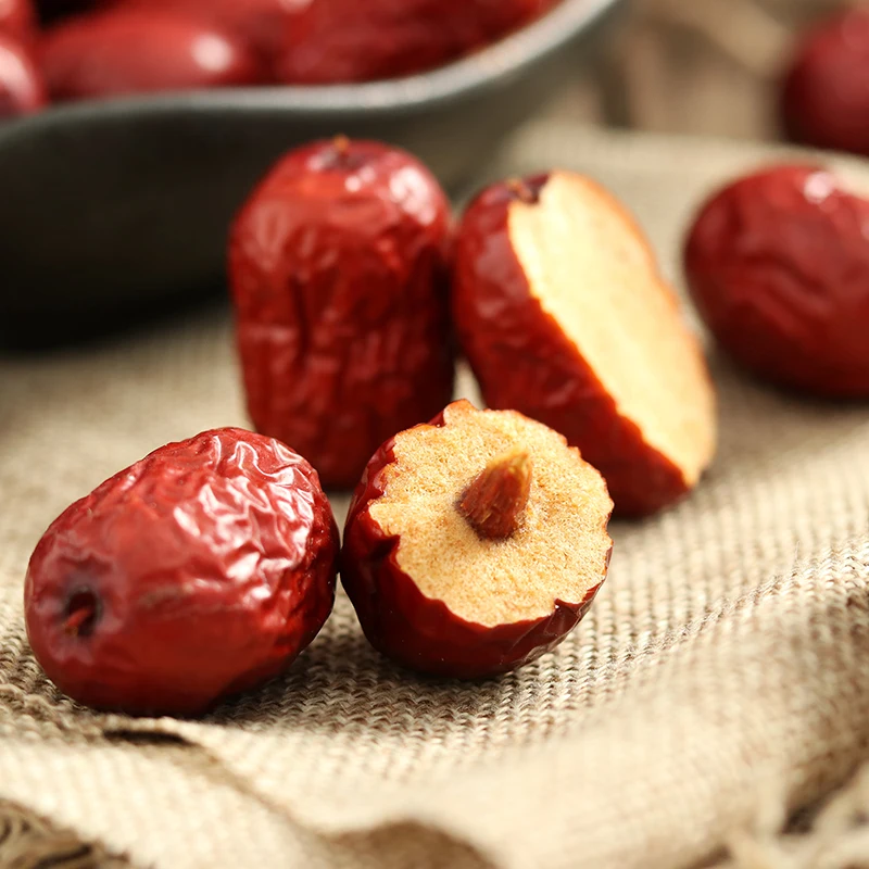 Dried Red Dates and Raisins, Dehydrated Dates, Black, Green and Red Raisins,  High Quality Jujube