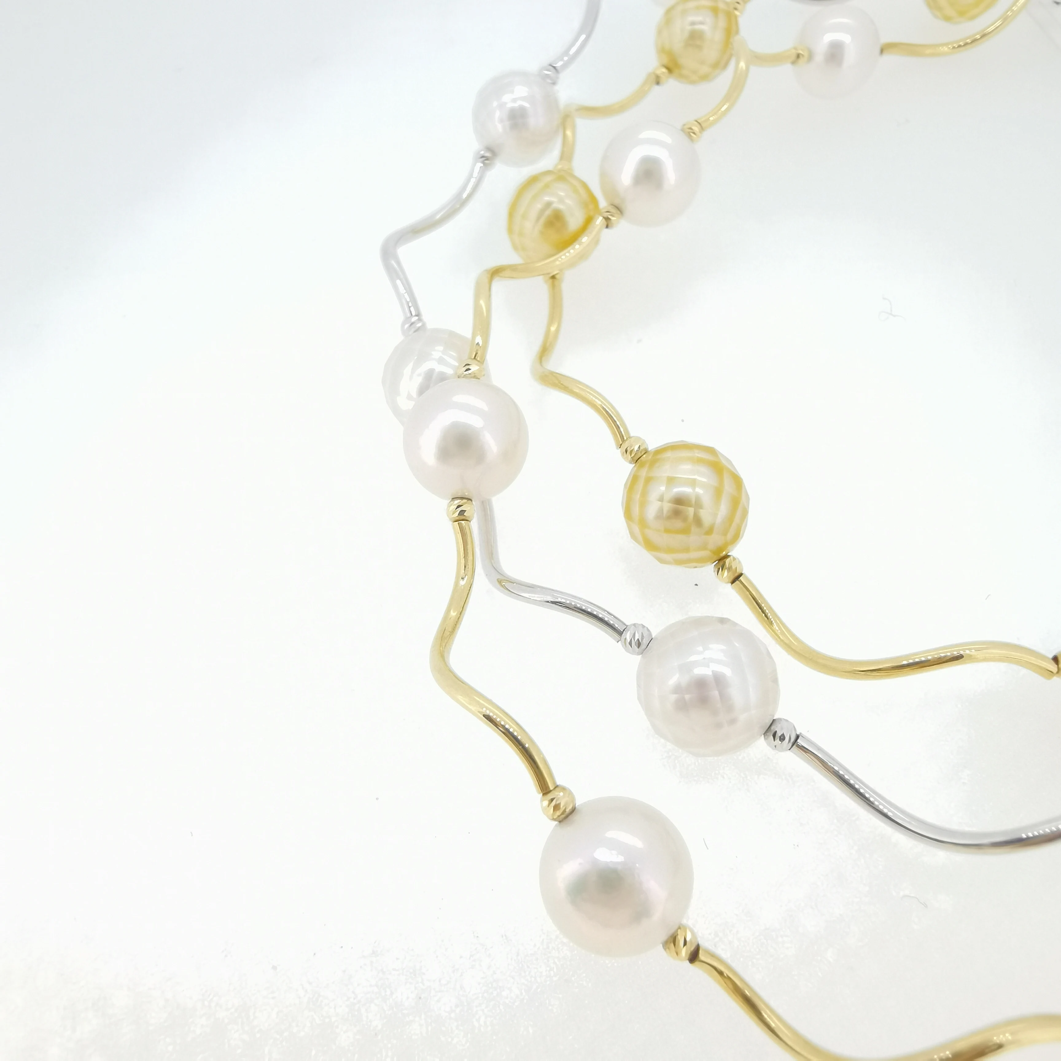 
K18 gold wave chain with cut pearl necklace with adjustable clasp 