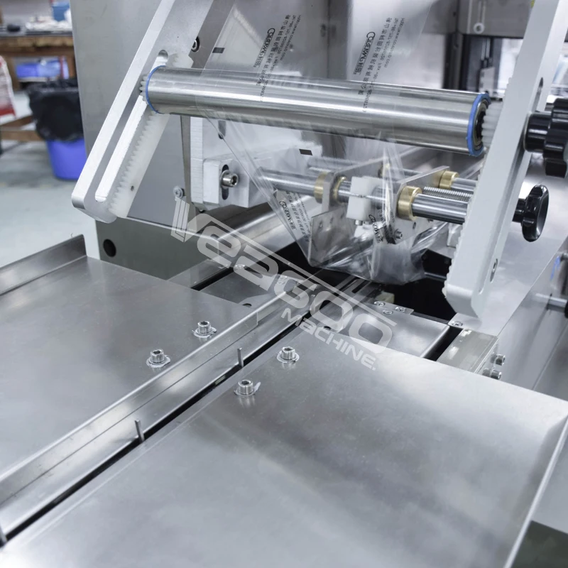 
Horizontal automatic medical/food disposable gloves packing machine 