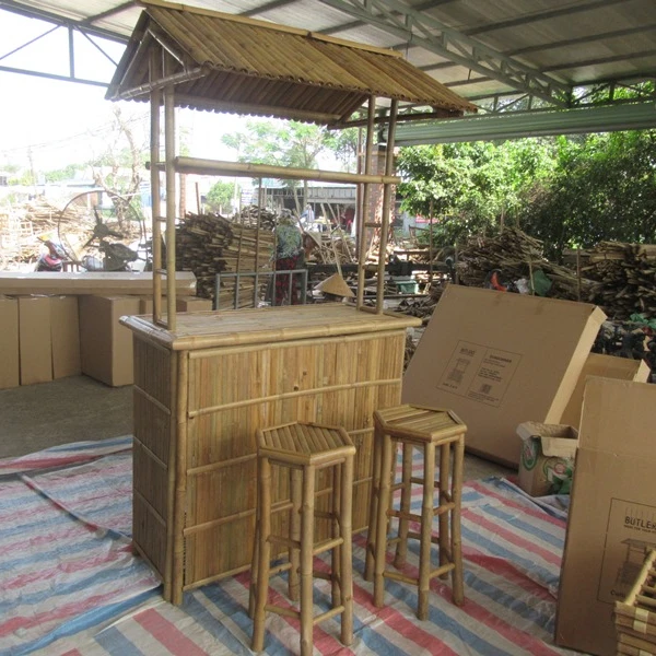 Бамбуковый барный стул перед отправкой осмотр во Вьетнаме