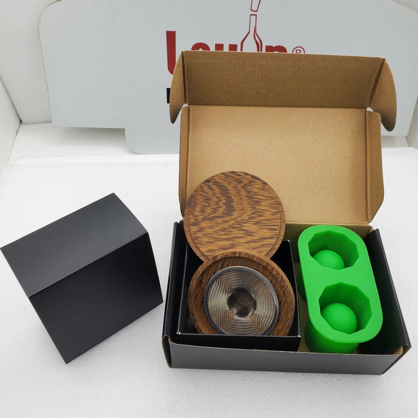 Whisky smoker with ice mold, Whisky ice cube with ice cups, Whisky Smoker