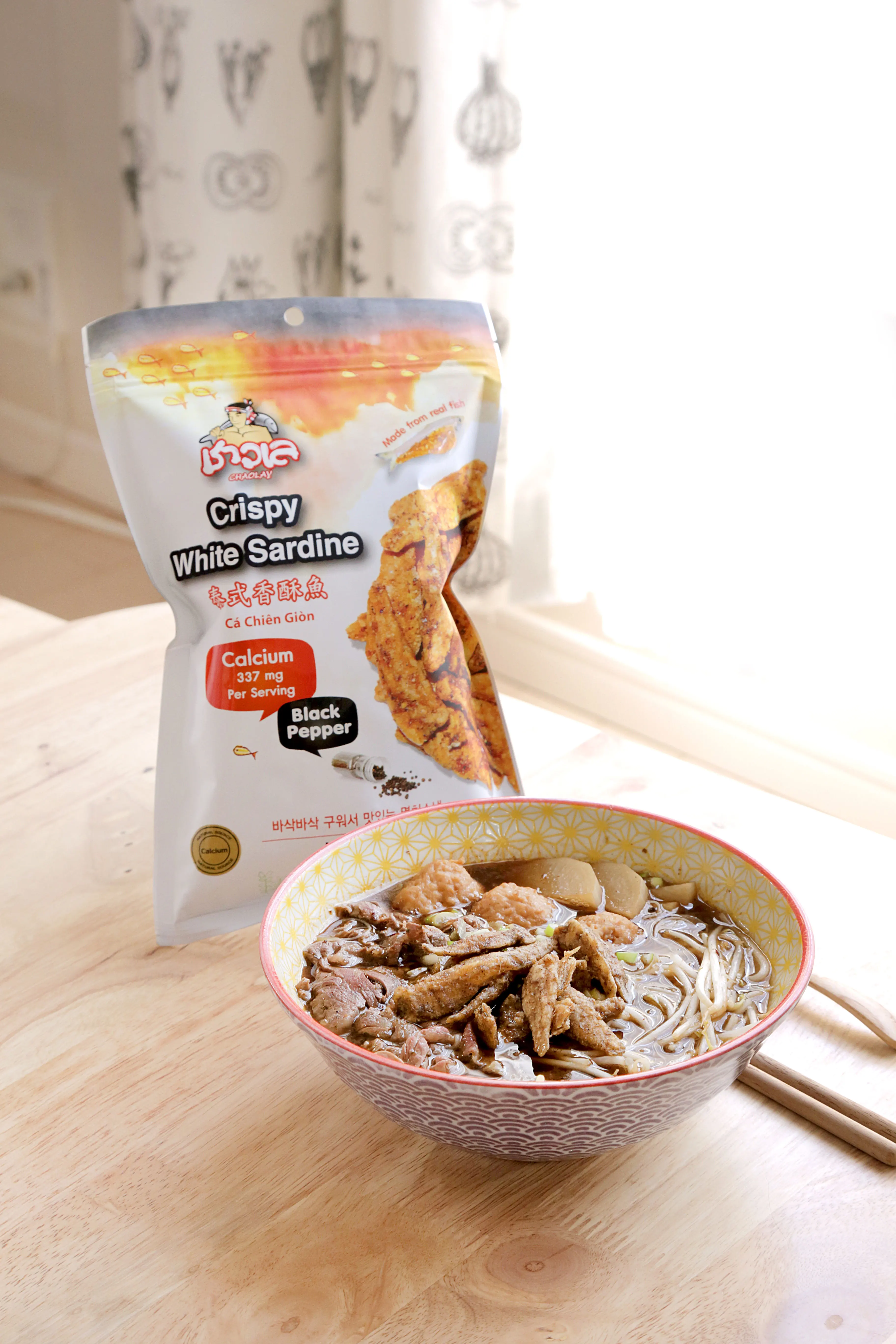 Вкусные закуски из морепродуктов хрустящие белые сардины (черный перец)-закуска тайских