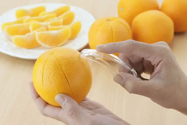Citrus peeler and inner membranes remover in one tool The best selling citrus peeler design in Japan 2pcs set