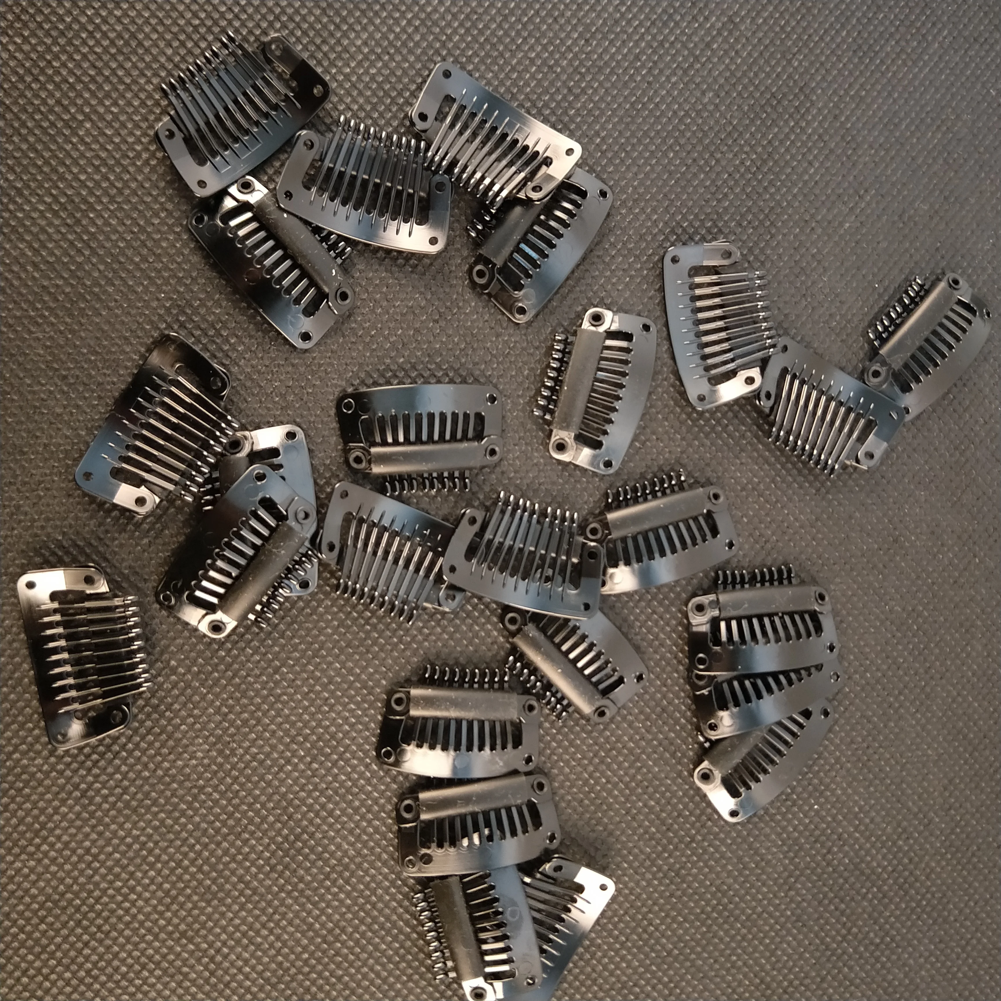 Q-21  wholesale 9 teeth plastic clip with silicone  hair extension snap clips for extensions be not allergic