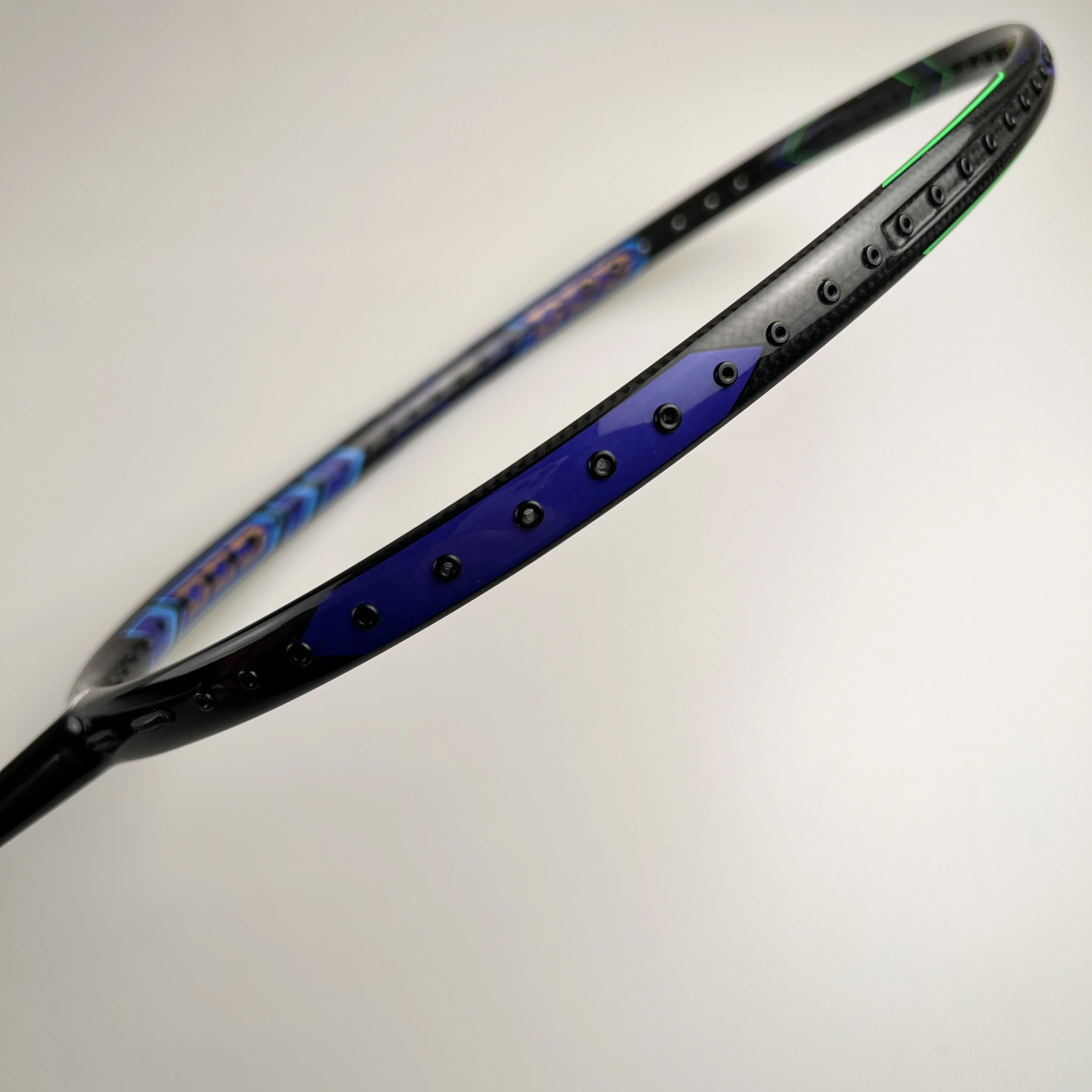 2024 Wholesale customized graphite high-end badminton racket flexible