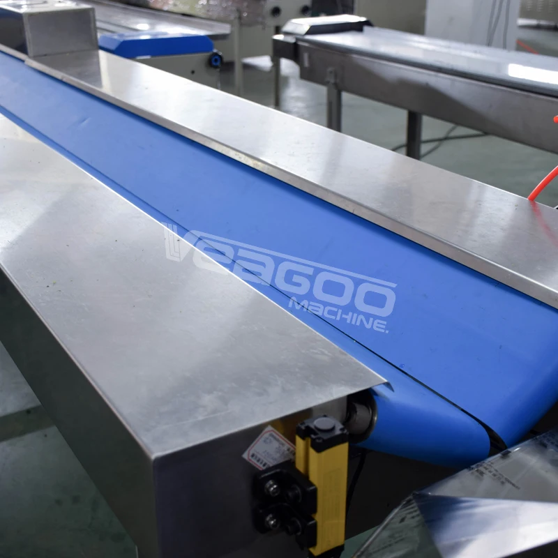 Fully automatic  pillow type fruit and vegetable packing machine