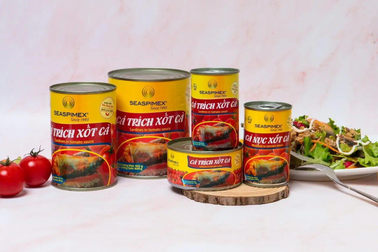 CANNED SARDINE IN TOMATO SAUCE MANUFACTURED BY SEASPIMEX VIETNAM (PACKING: 155G/185G/425G/850G)