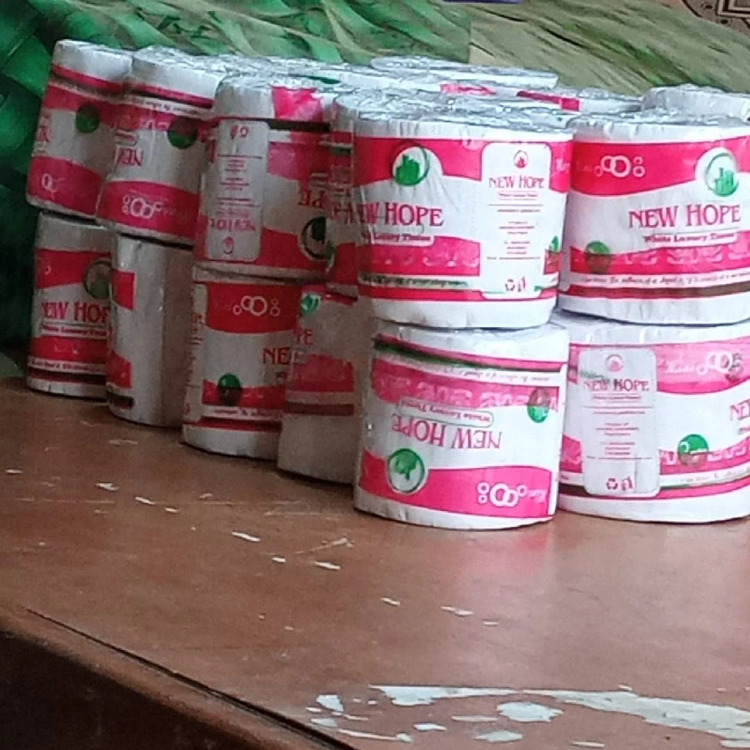 Оптовая продажа мягкой упаковке 100% натуральной древсной массы 3 слоя лица туалетная бумага