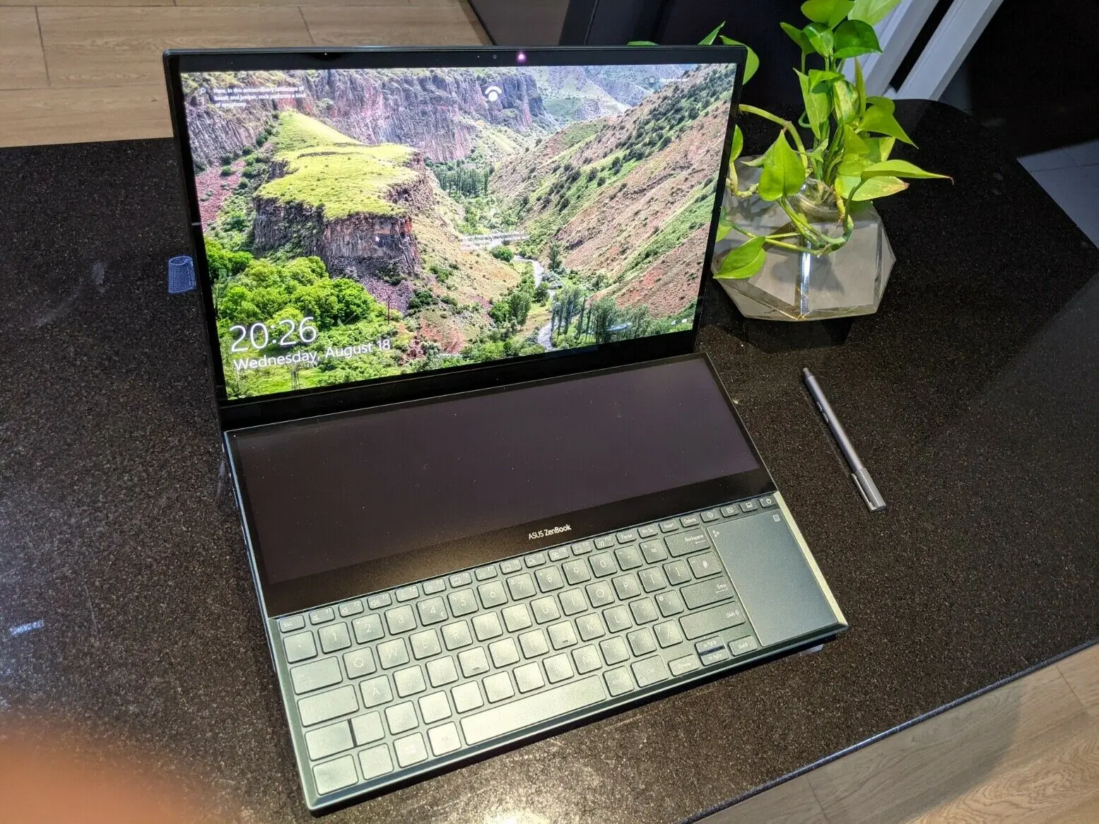 New Sealed for ASUS ZenBook Pro Duo UX581 Laptop 15.6 4K UHD NanoEdge Touch Display Intel Core i9-10980HK 32GB RAM 1TB SSD