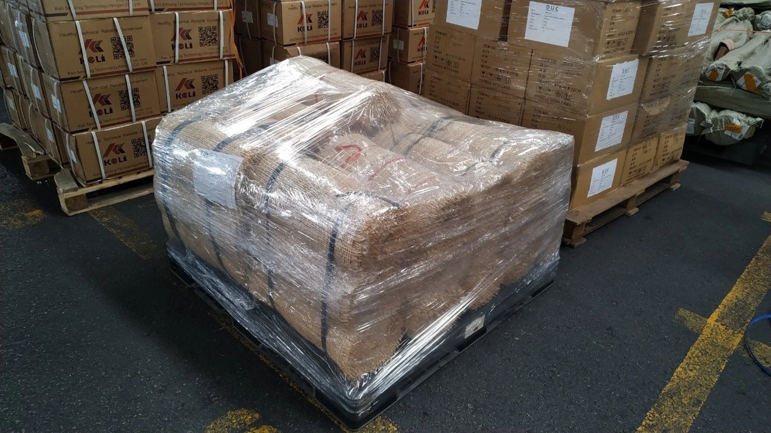 Vietnam mesh rattan cane webbing Use Home Decoration - Natural Rattan Cane webbing mesh use home decoration from Vietnam