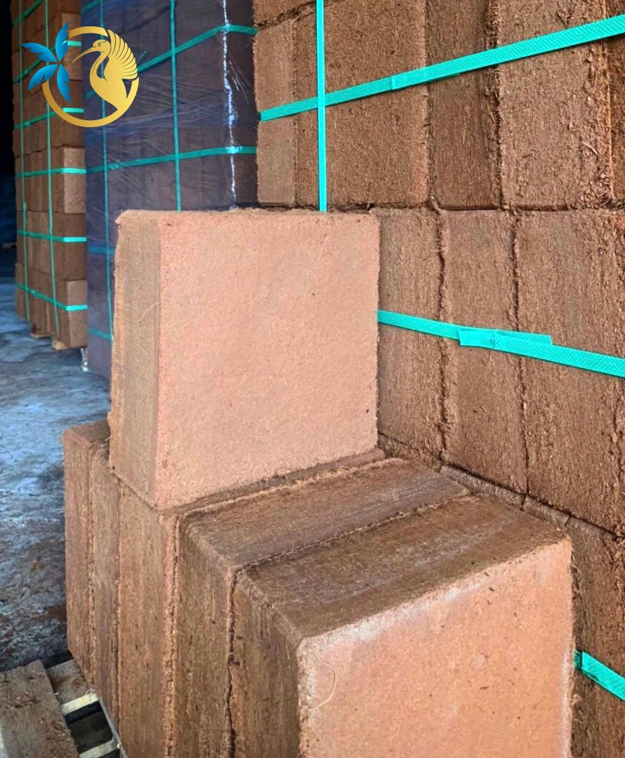 Best Seller 5kg Coco Peat Block for planting Eco friendly Coconut peat brick from Vietnam