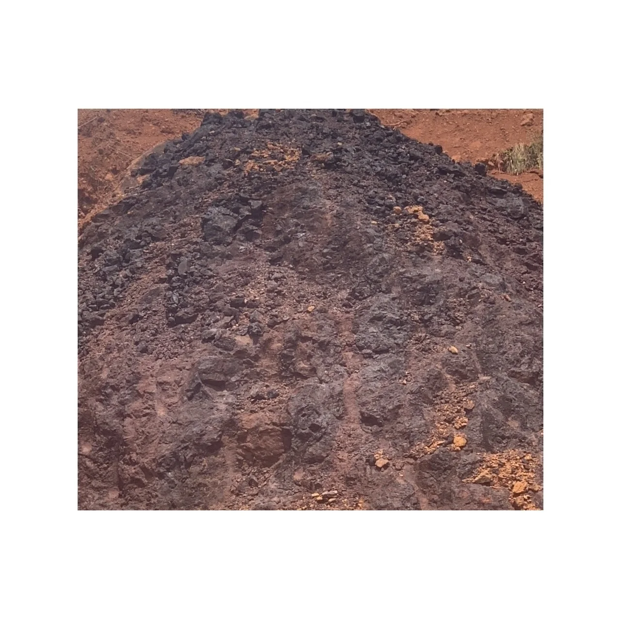 Affordable Price New 10 - 50 mm Concentrate Minerals Pyrites Types 62% To 70% Iron Ore Supplier From Laos