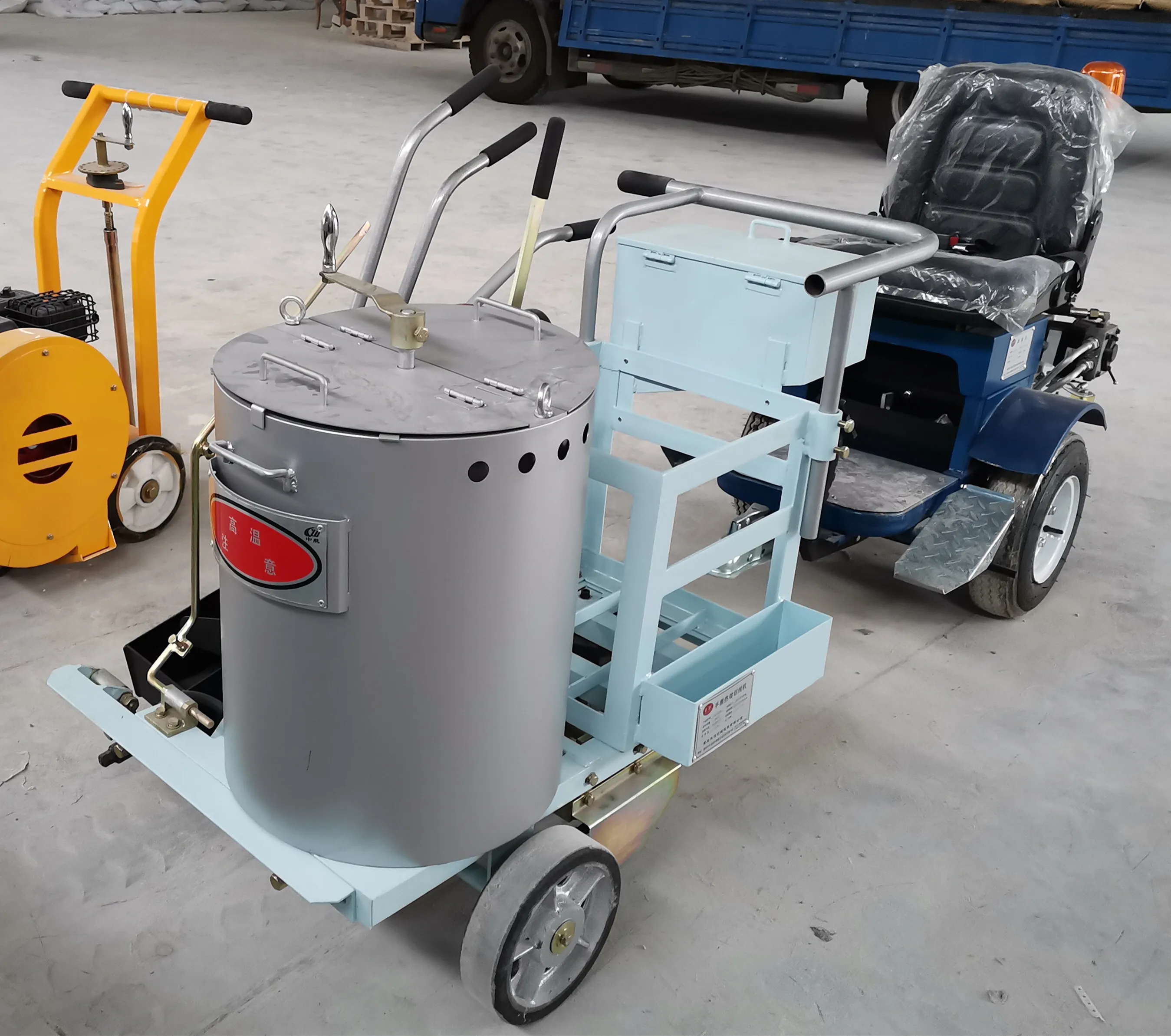 China manufacturer hot sell self-propelled thermoplastic road marking machine for traffic