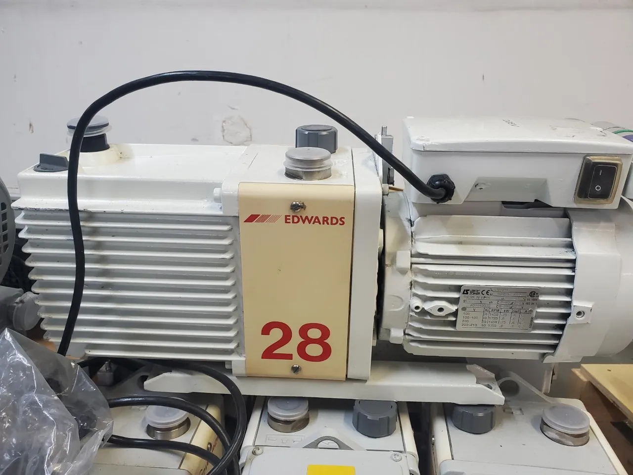 
Edwards Rotary Vane Pumps Rotary Vane Vacuum Pumps Vaccum Pump Vacuum 