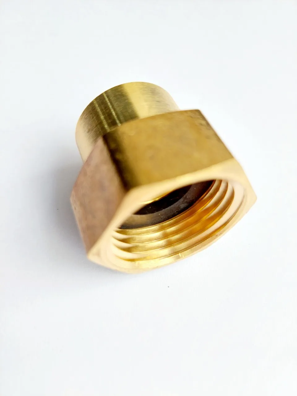 Резьбовое соединение для подключения счетчика воды высокого качества