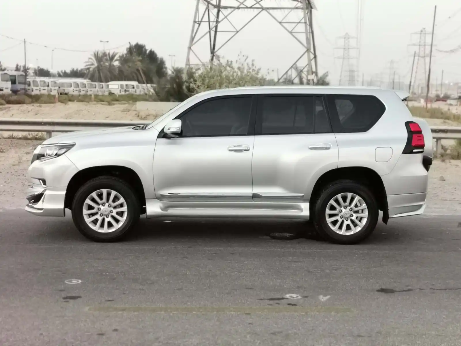 2017 To yo ta Land Cruiser Prado