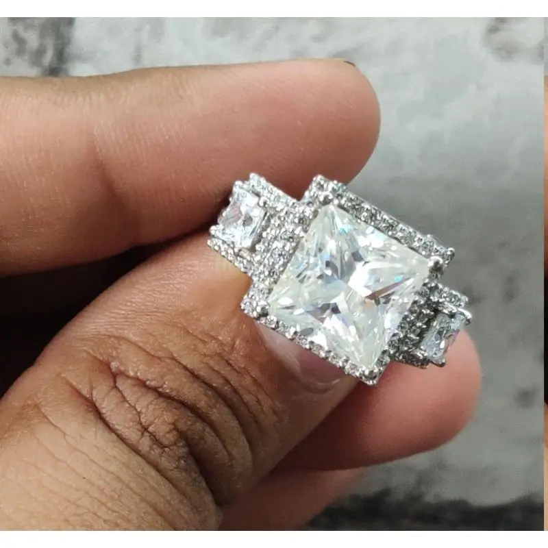 White Gold Diamond Ring Women Engagement VVSI Clarity Ring Customised Diamond Gold Ring at Wholesale Price