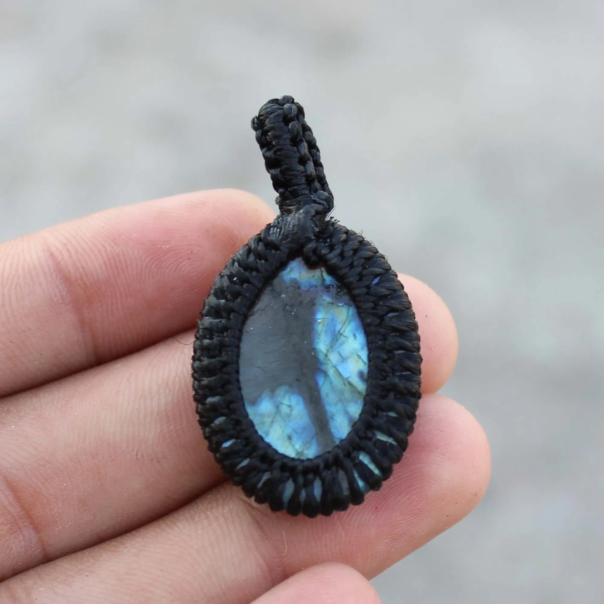 Разумный глянцевый лабрадорит камень ручной работы для изготовления кулонов ювелирный оптовая цена