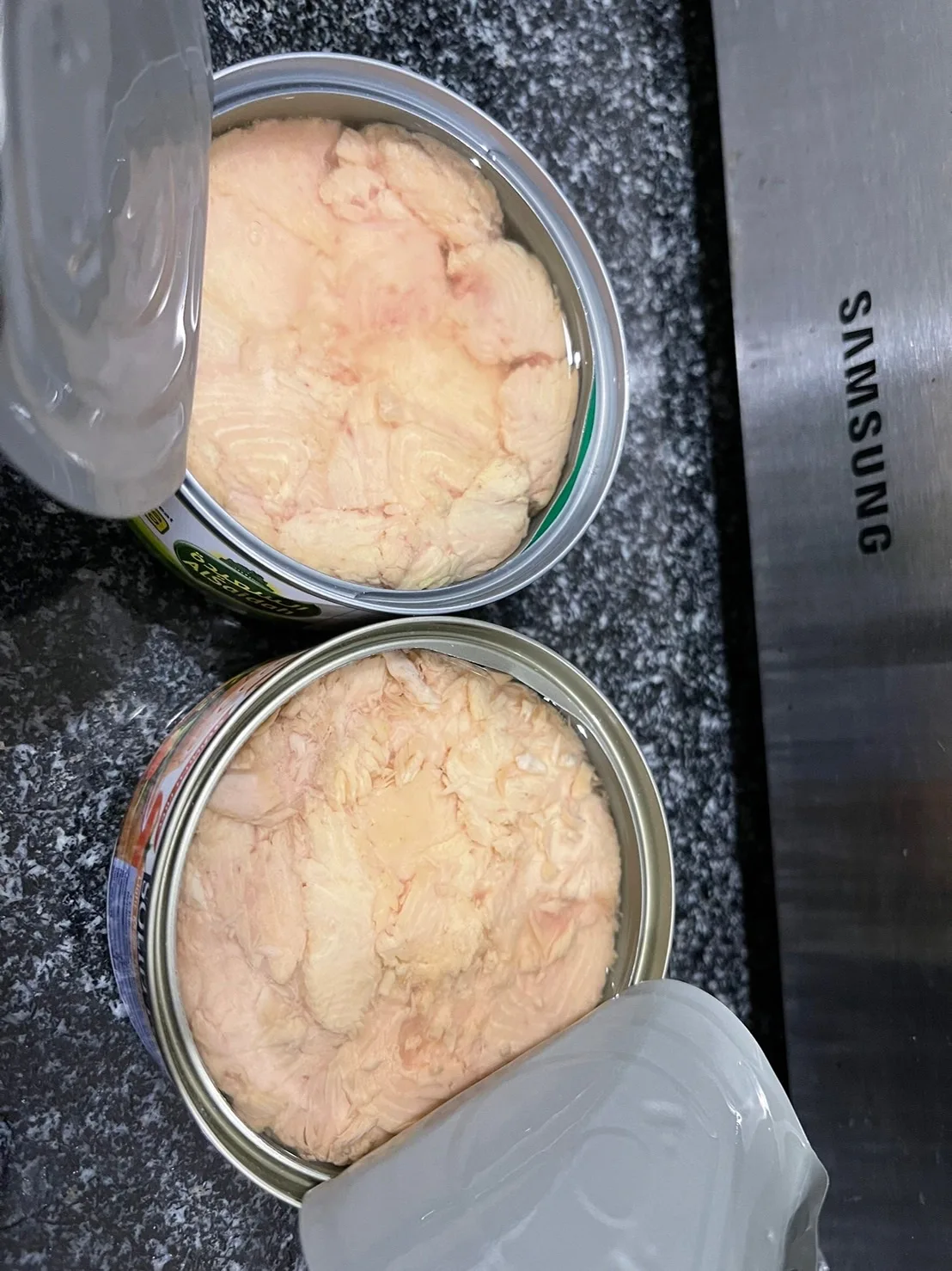 Premium Thailand Canned Tuna Solid in Vegetable Oil 150/105g