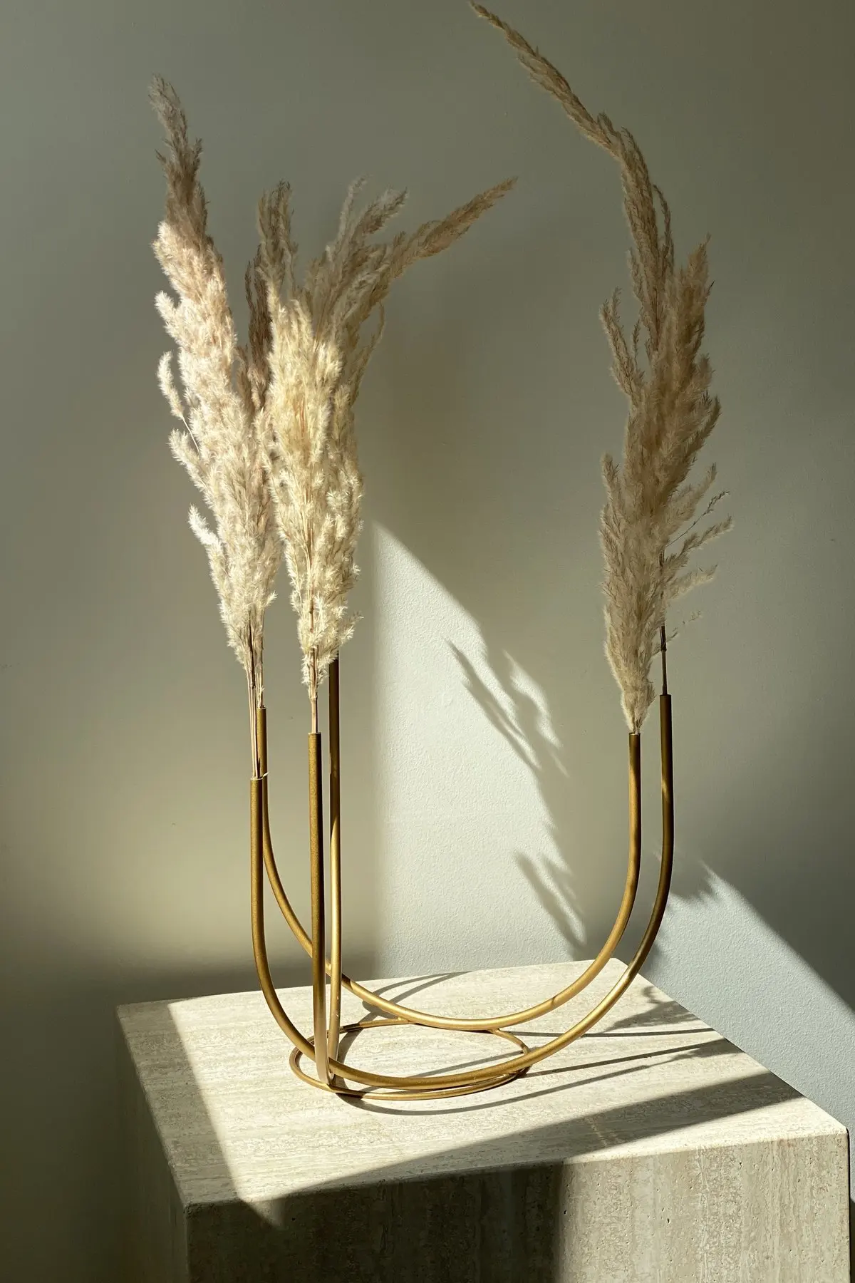 Unique Tall U Shape Gold Bud Flower Vase in Iron Brass Plating 6 Bud Tableware Bud Vase For Home Hotel Christmas Decor Wholesale