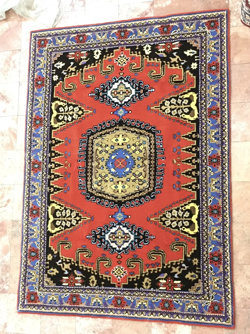 Non-Chemically Washed  Rectangular  Hand-Knotted Woollen 1.7x2.4m Carpet In Various Designs From Vietnam