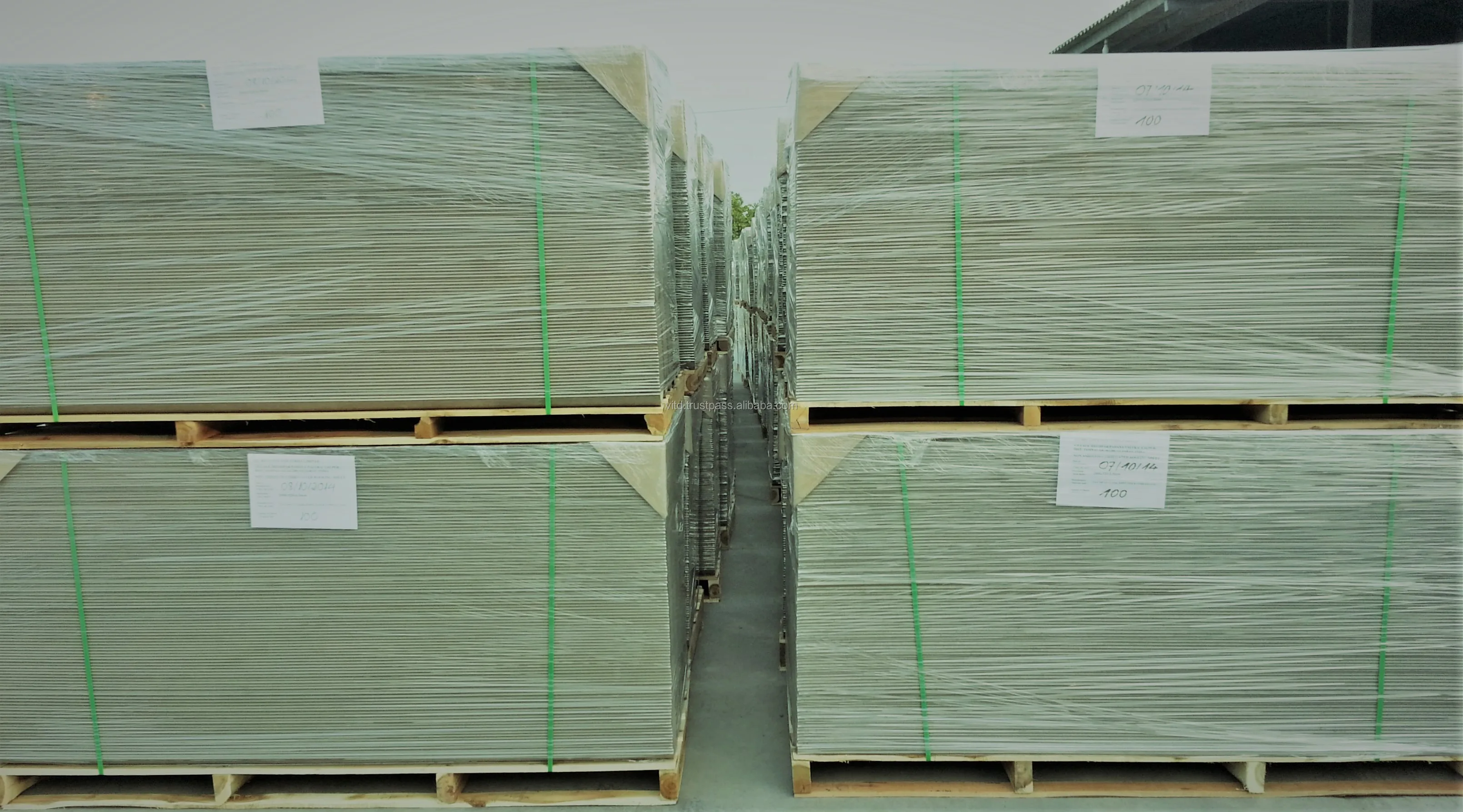 100% Asbestos-Free Industrial Design Style Grey Fiber Cement Roofing Sheets Made in Vietnam for Cladding Applications
