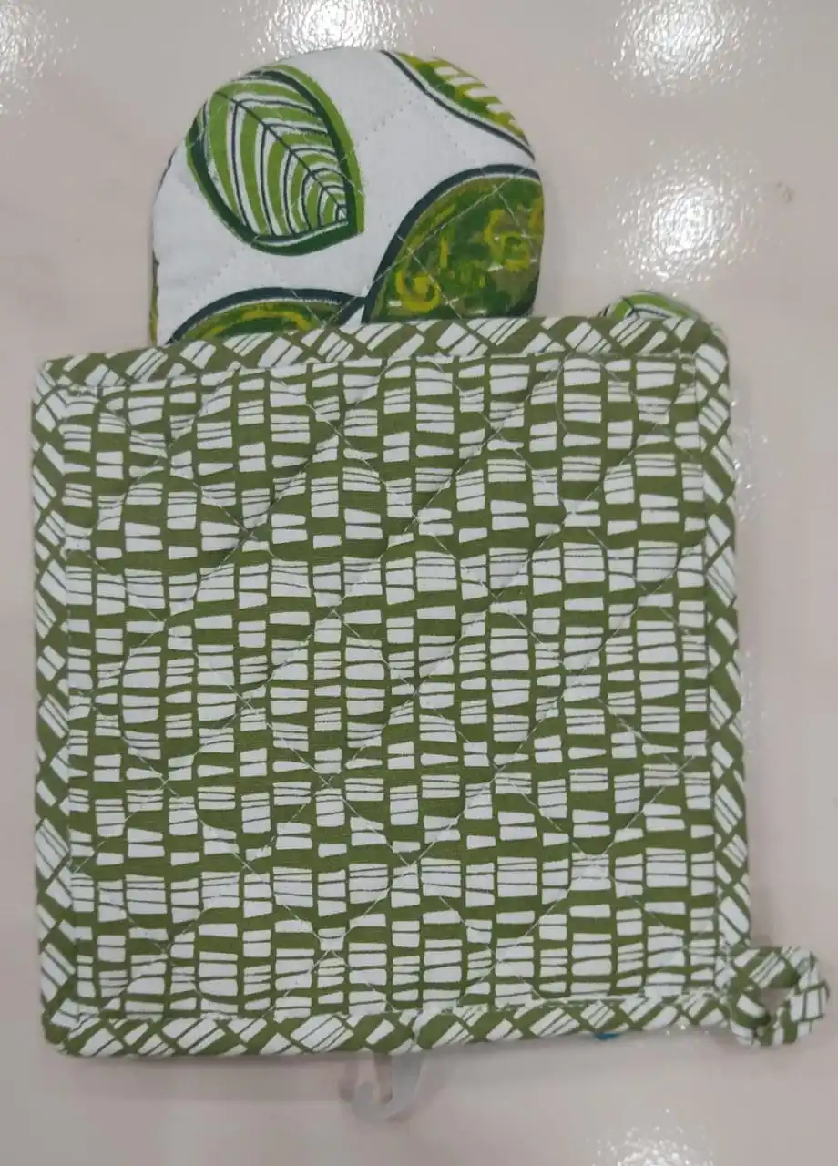Oven Glove +  Tea pot holder
