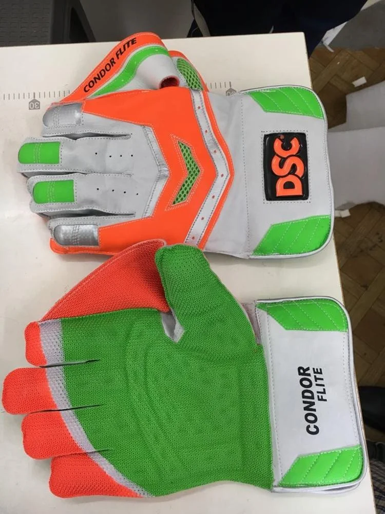 
CRICKET WICKET KEEPING GLOVES 