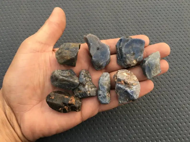 5 Pieces Natural Blue Sapphire Rough Stone of Wisdom Clam Untreated Raw Jewelry Making Gemstone Wholesale