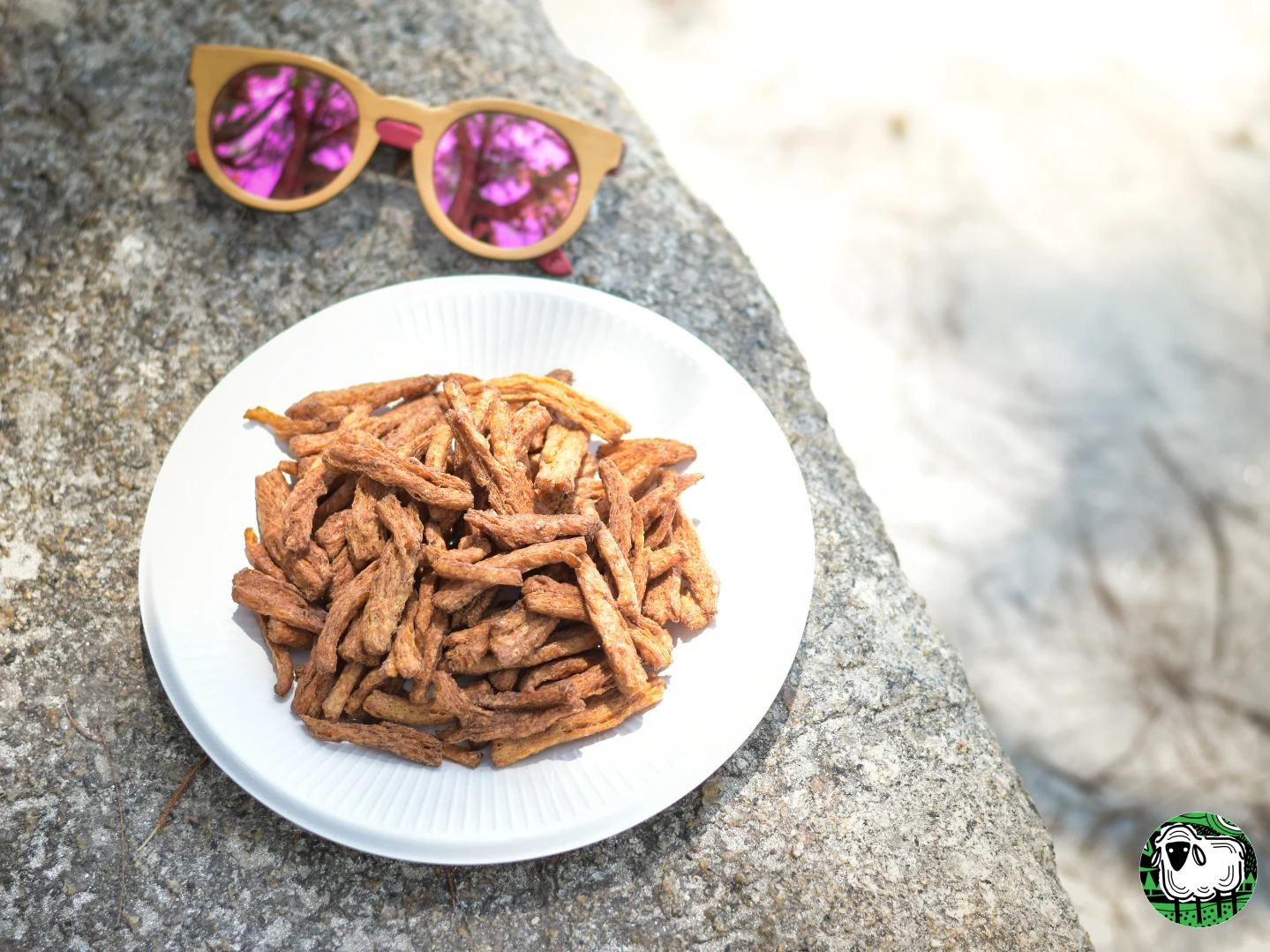 Grain Snack Soy Protein Crisps Mala Flavor From LIL SHEEP Thailand Vegan Snack High Quality Healthy Vegetable Snacks