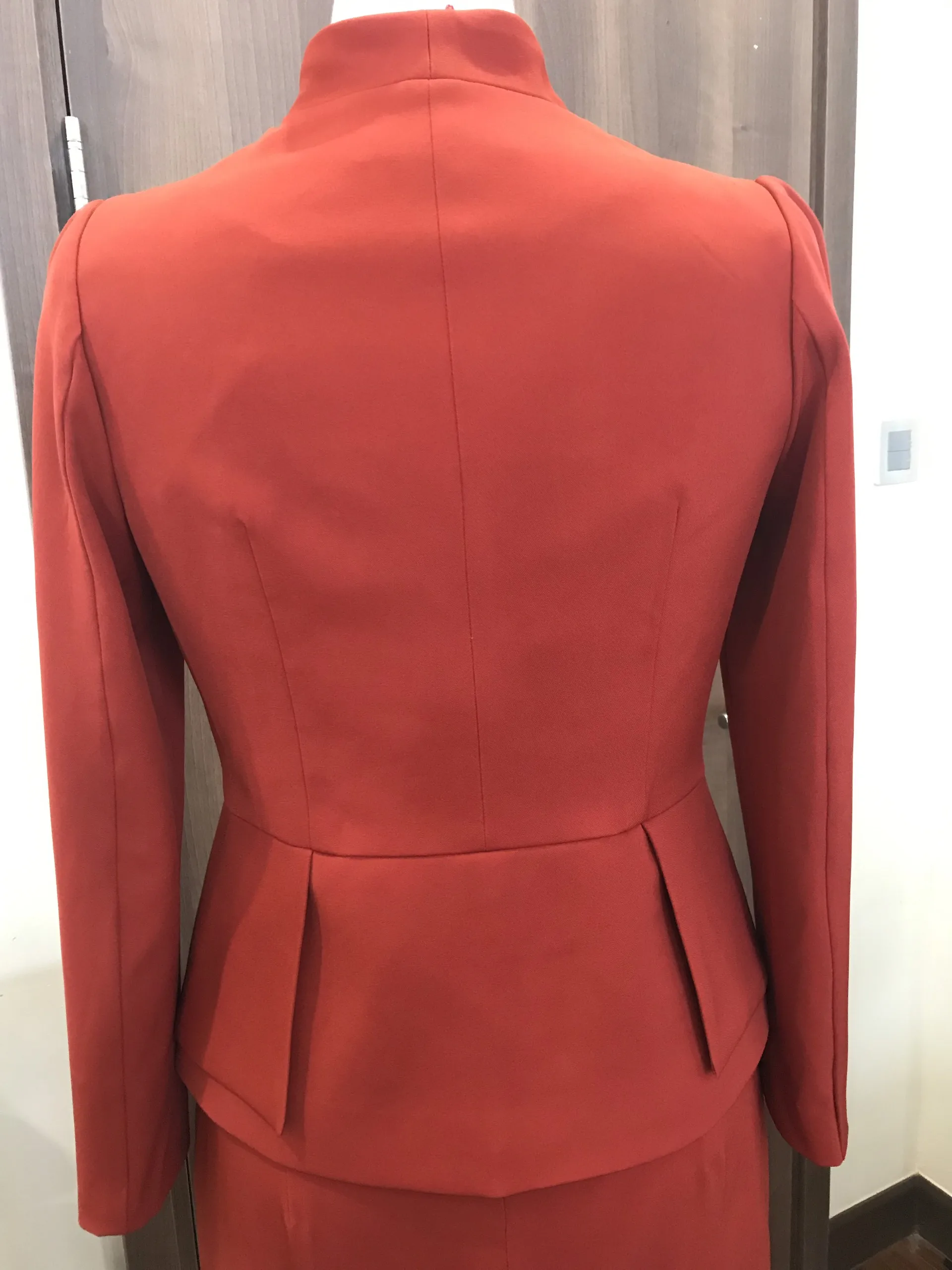 Bulk Order High Quality Office Style Clothes For Girls Coral Red Color Pleat Blouse Jacket Suits Set For Women