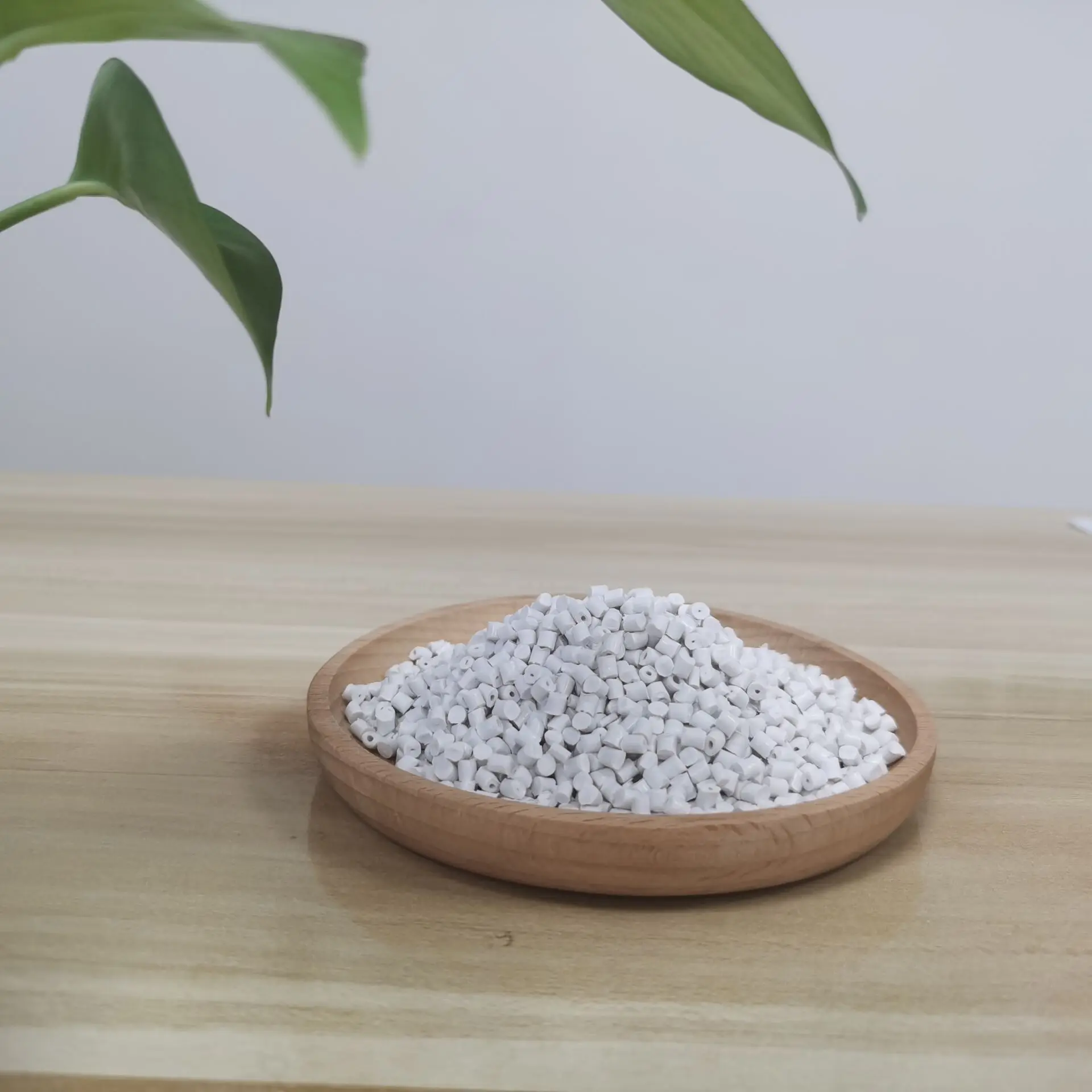 Поставка с завода высококачественные чистые чипсы для домашних животных ПОЛИМЕРНЫЕ ГРАНУЛЫ IV 0 80 84 CZ302 CZ318 CZ328 бутылок пищевого класса