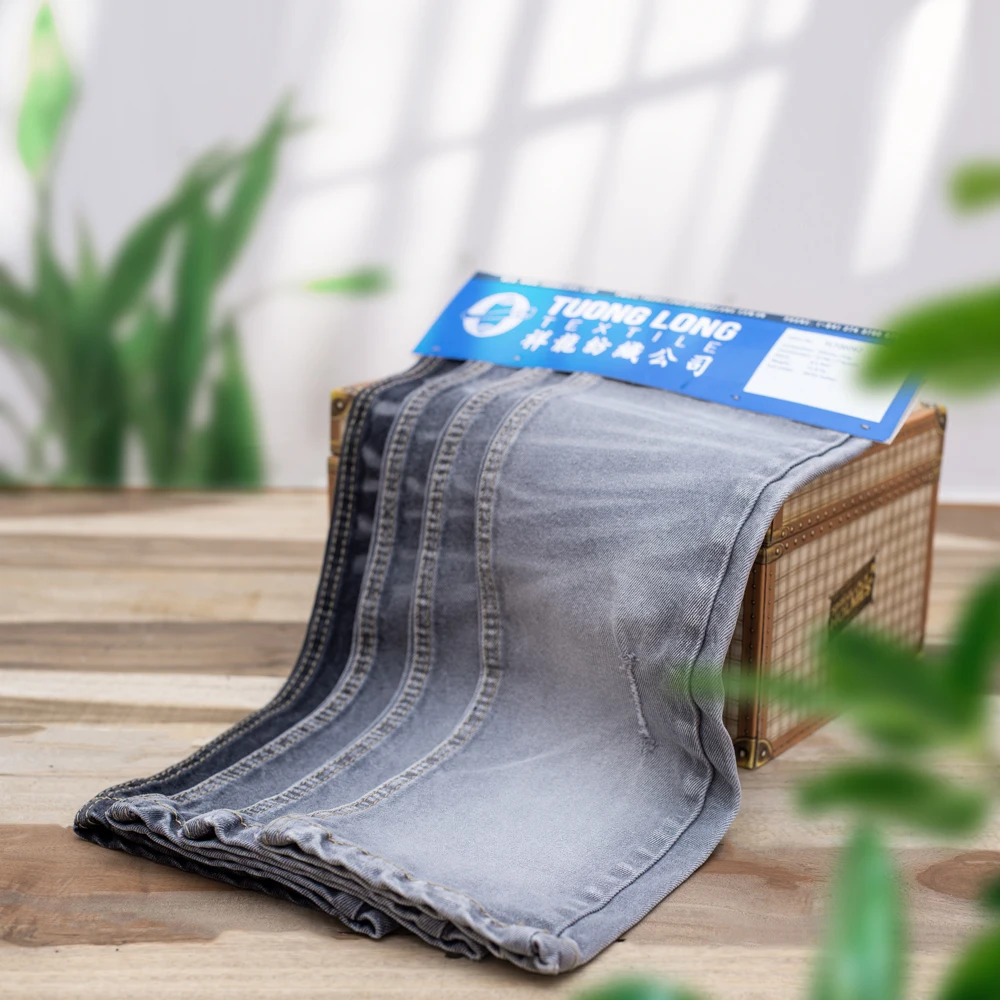 Бесплатный образец оптовая продажа мягкая на ощупь ткань из 100% полиэстера трикотажная атласная платье для сна