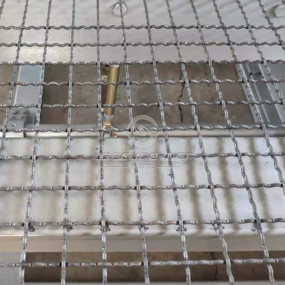 Best crimped wire mesh weaving machine in China