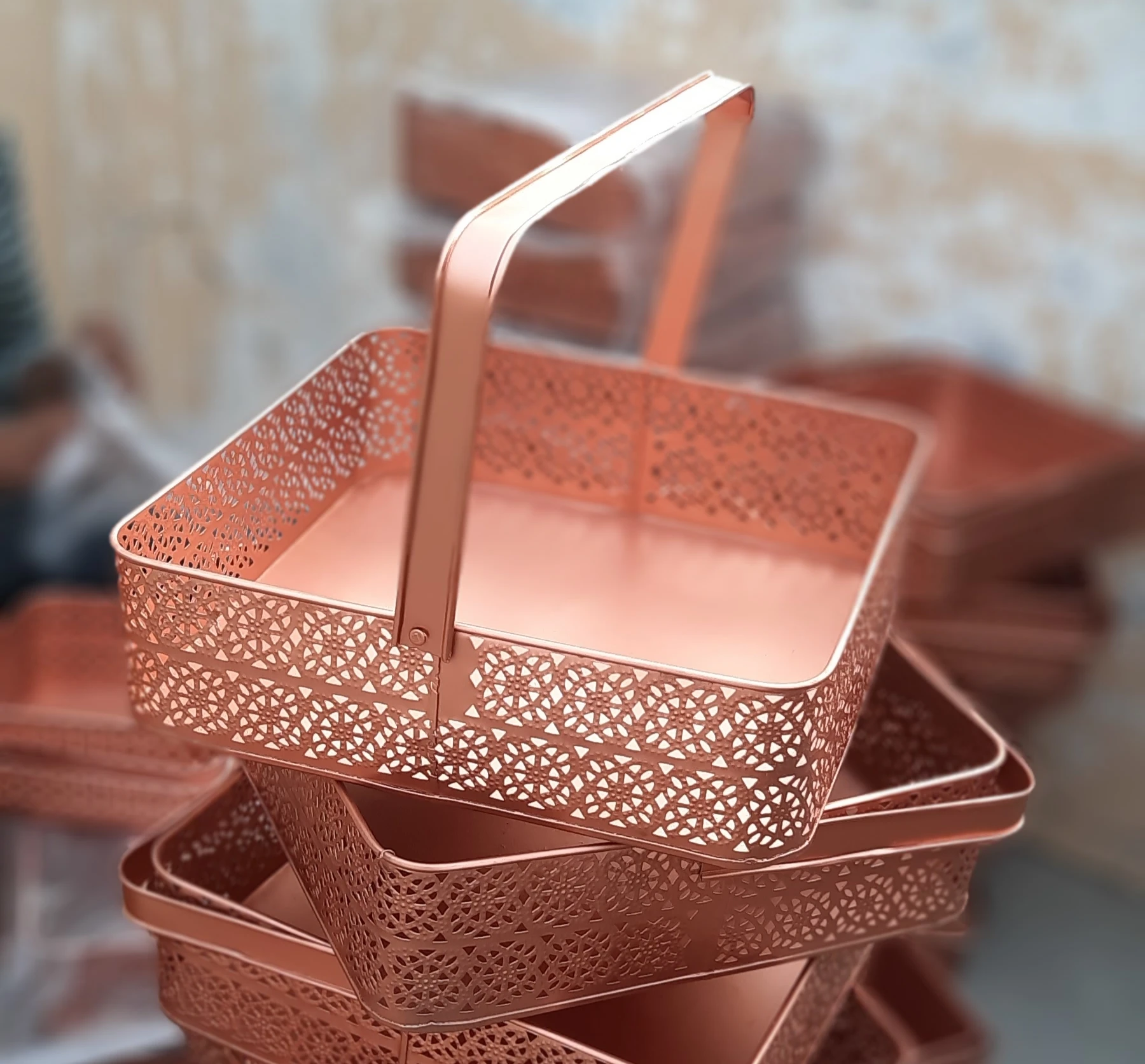 Wholesale metal square Wedding home decorative gold gift fruit basket with handle