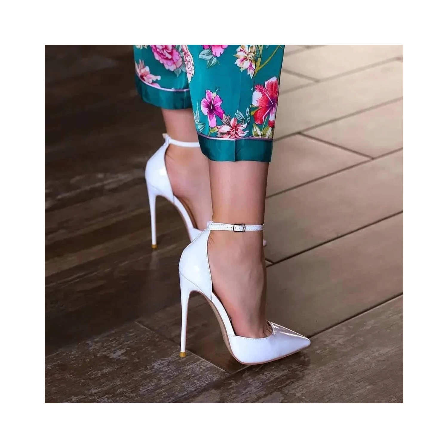 High Heel Ankle Strap Black Patent Material Buckle Summer New Women Roman Thick Heel Sandals Large Size Women Shoes