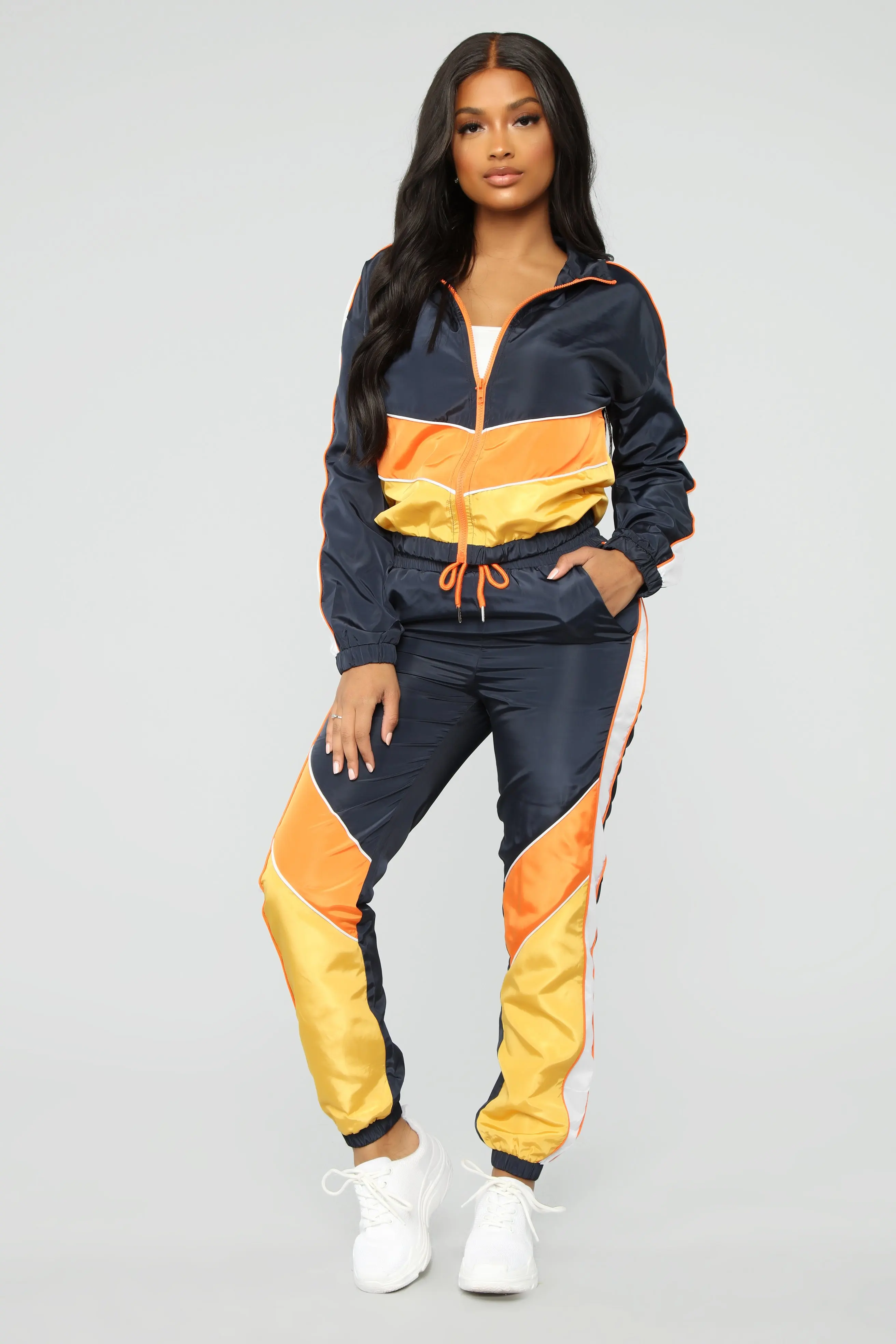 2021 Customized lightweight spring windbreaker women  suits running jacket suit