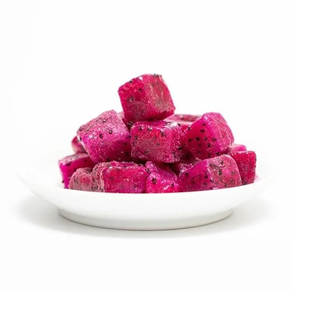 
dragon fruit put on dice, dragon fruit cut into pieces 