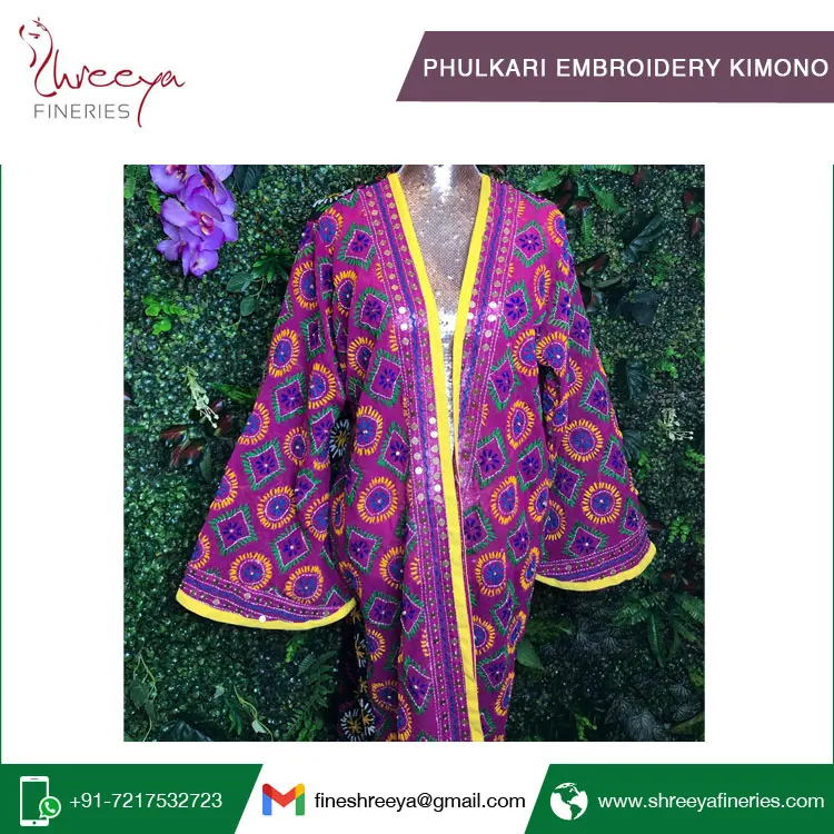 Женское кимоно с вышивкой ручной работы