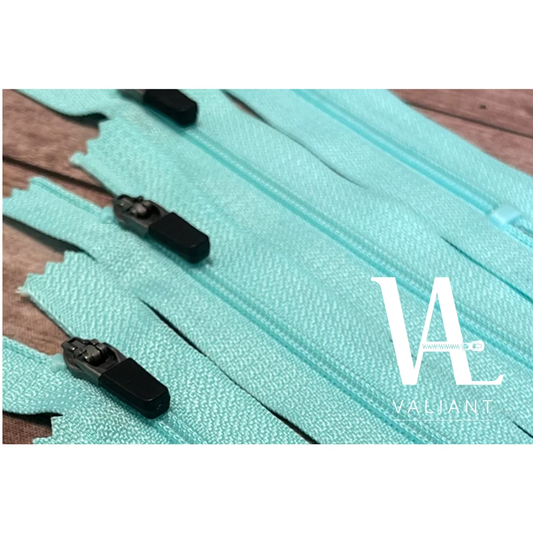 3 нейлоновых застежки-молнии; Ползунок: N3YG + U32, резиновый Съемник