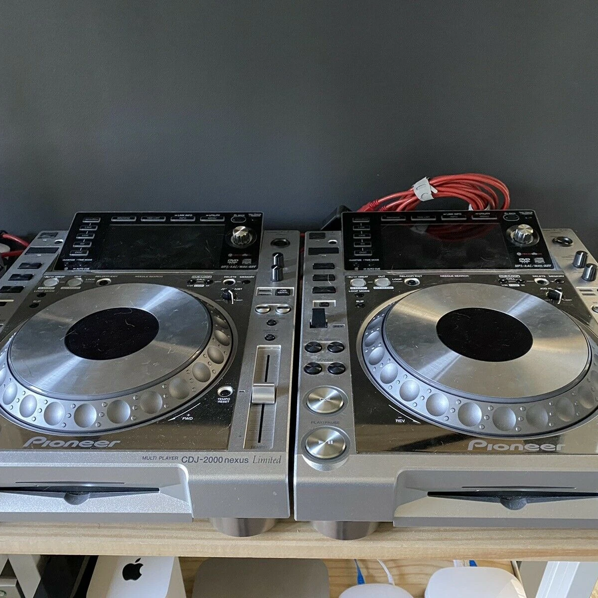 
 Пионер ди-джей DJM-900NXS DJ микшер и 4 CDJ-2000NXS платины Ограниченная серия  