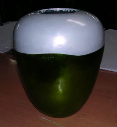 
Lacquer ceramic vase with two-tone colour 
