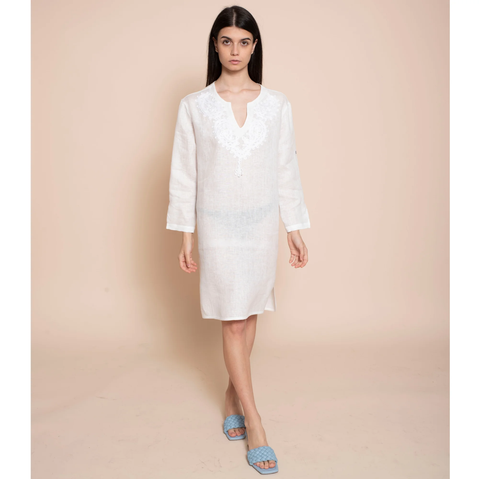 Italian best quality long dress with V-neck with embroidery three-quarter sleeves and rounded hem 100% linen, for the day