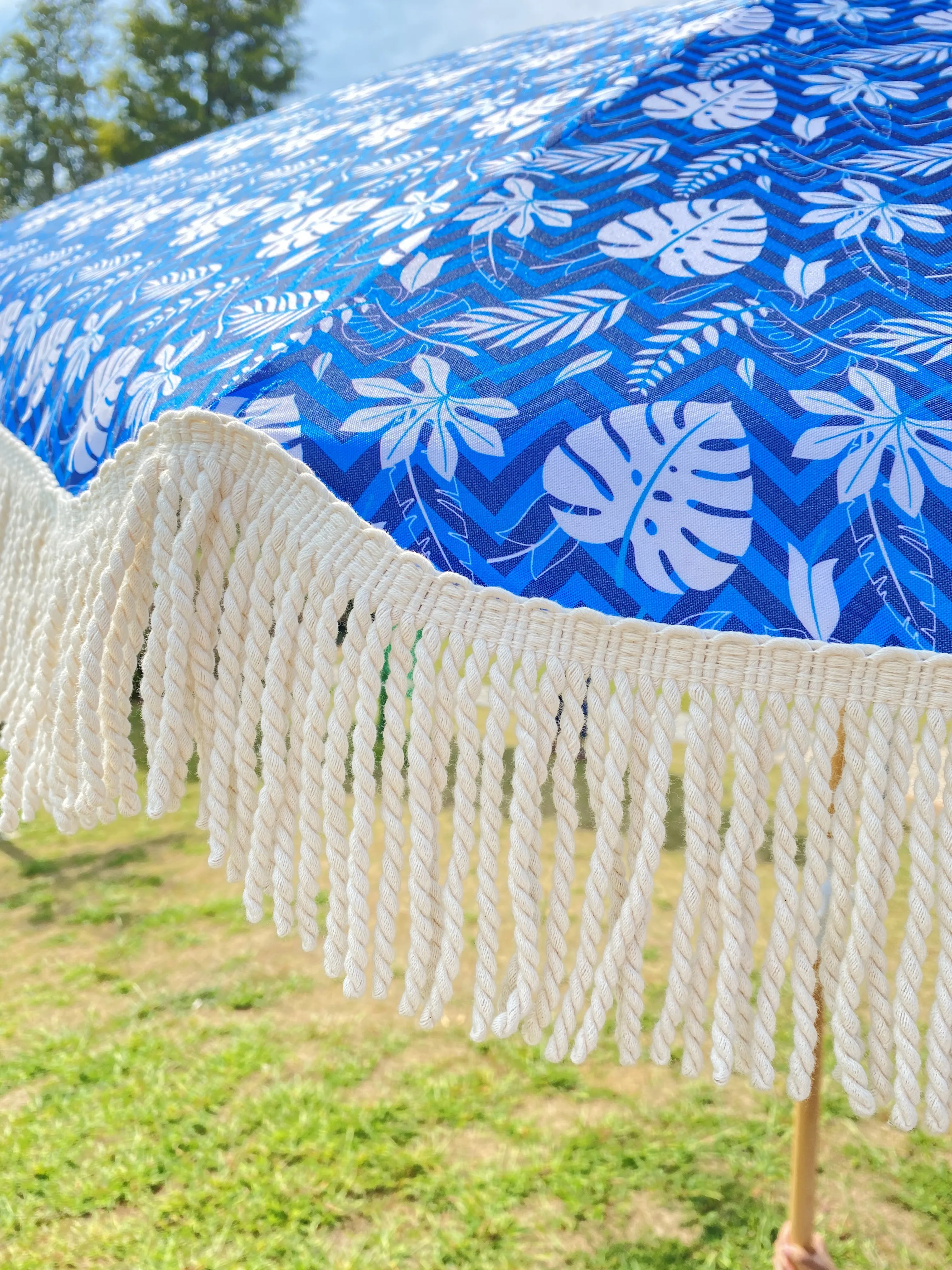 2021 высококачественные складные зонты с бахромой и роскошным логотипом, деревянные пляжные зонты с кисточками