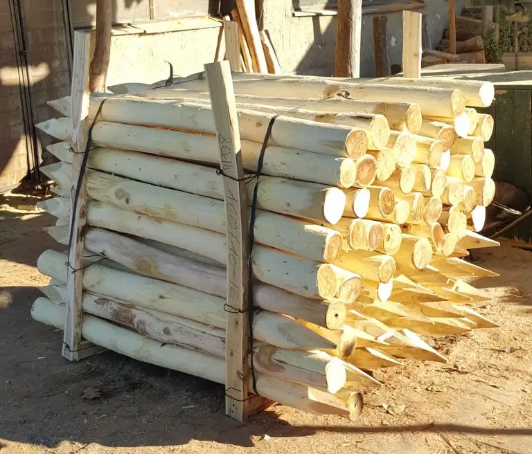 Sanded Acacia Poles / Conical Shaped Acacia Round Poles