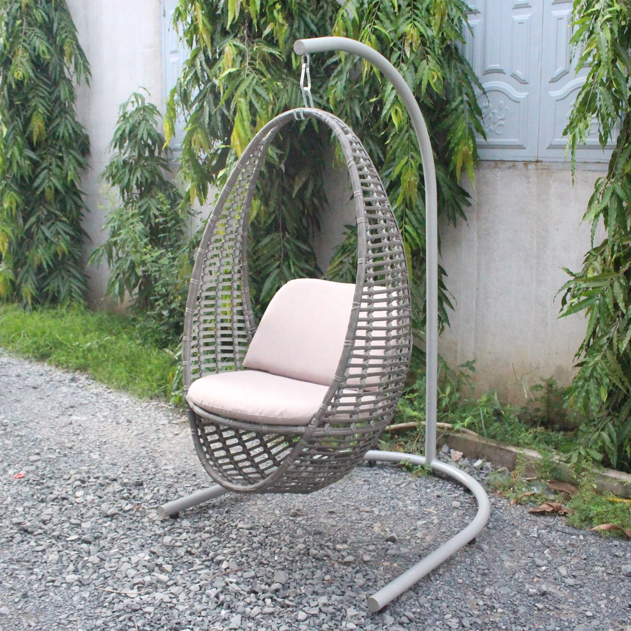Wicker PE Rattan Swing Egg Hanging Chair- UV PE outdoor rattan swing egg chair high quality steel frame