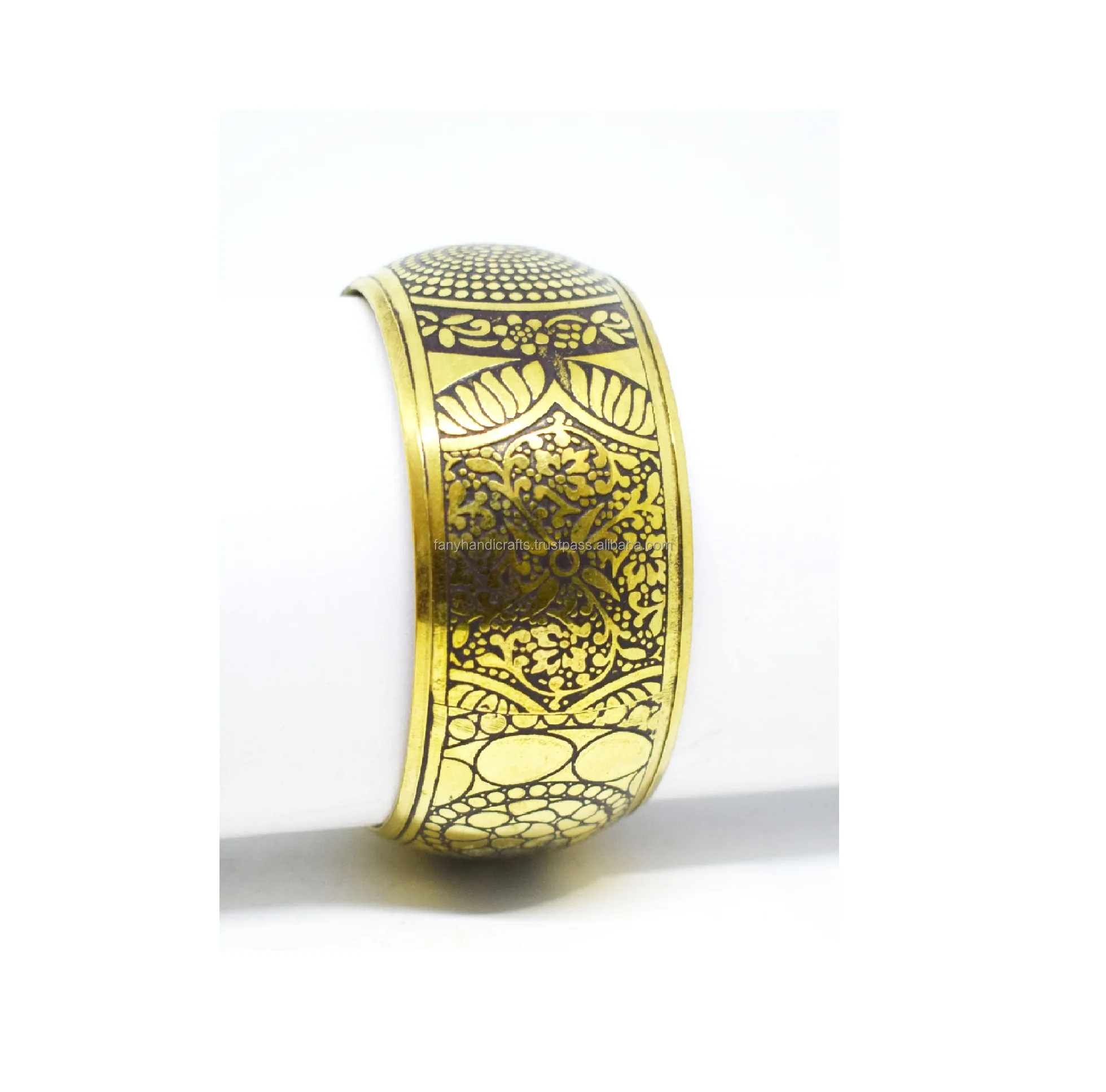 Blank Color Hand Metal Jewelry Iron Personalized Fashion Jewelry Cuff Bracelet Wide Simple Design Geo bangle eching design