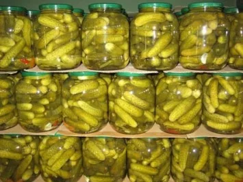Консервированный соленый детский огурец в стеклянной бутылке от вьетнамского поставщика Лидер