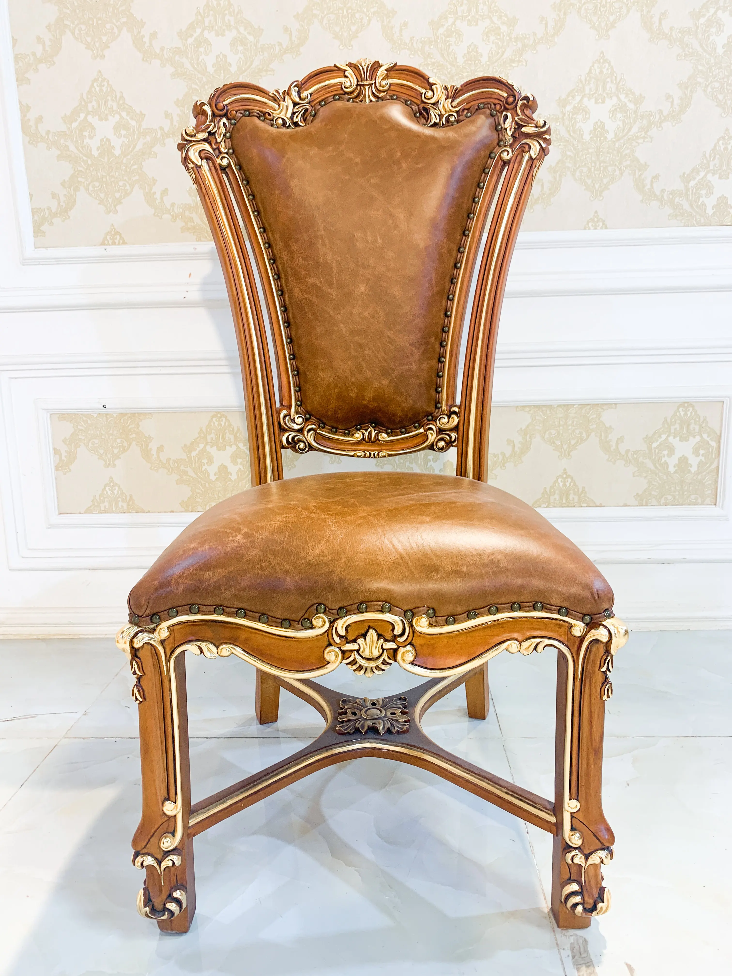 Silik Apollonia стул с обивкой из высококачественной итальянской воловьей кожи позолоченными подлокотниками